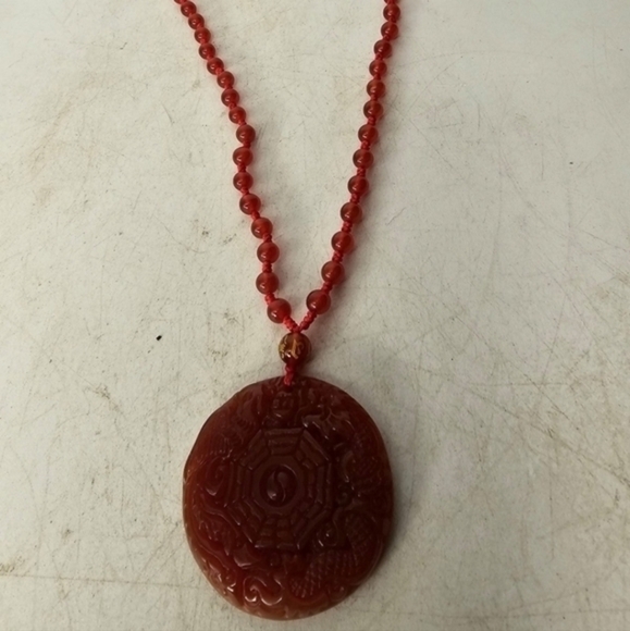 Vintage red agate pendant necklace with red‎ agate beads - Picture 5 of 7